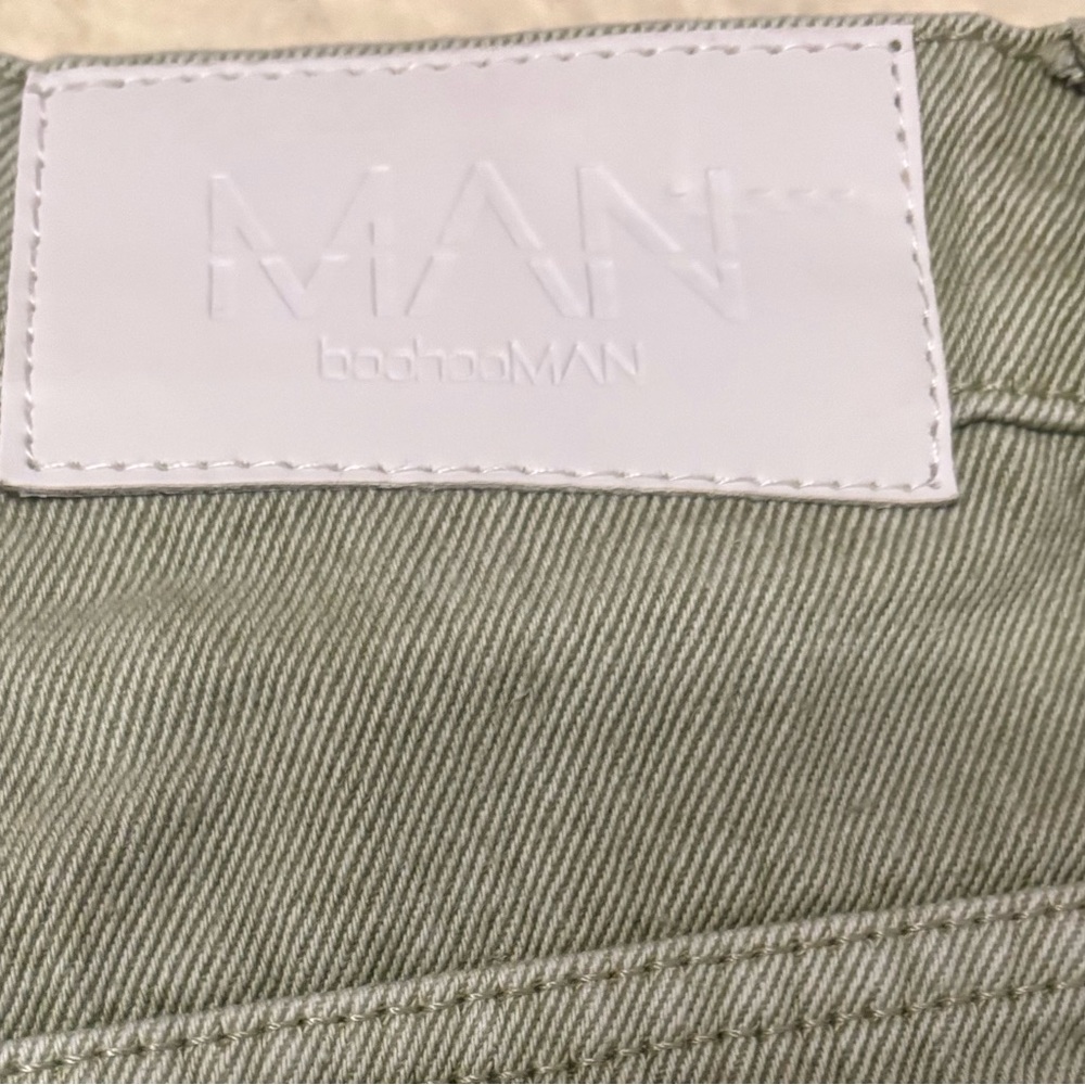 Boohoo Olive Men's Cargo Pants - Picture 2 of 11